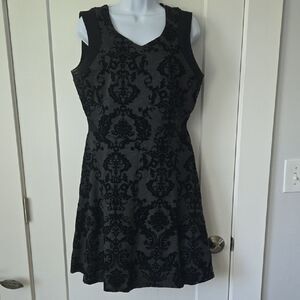 Kate & Mallory Black and Gray V-Neck A-Line Cocktail Dress